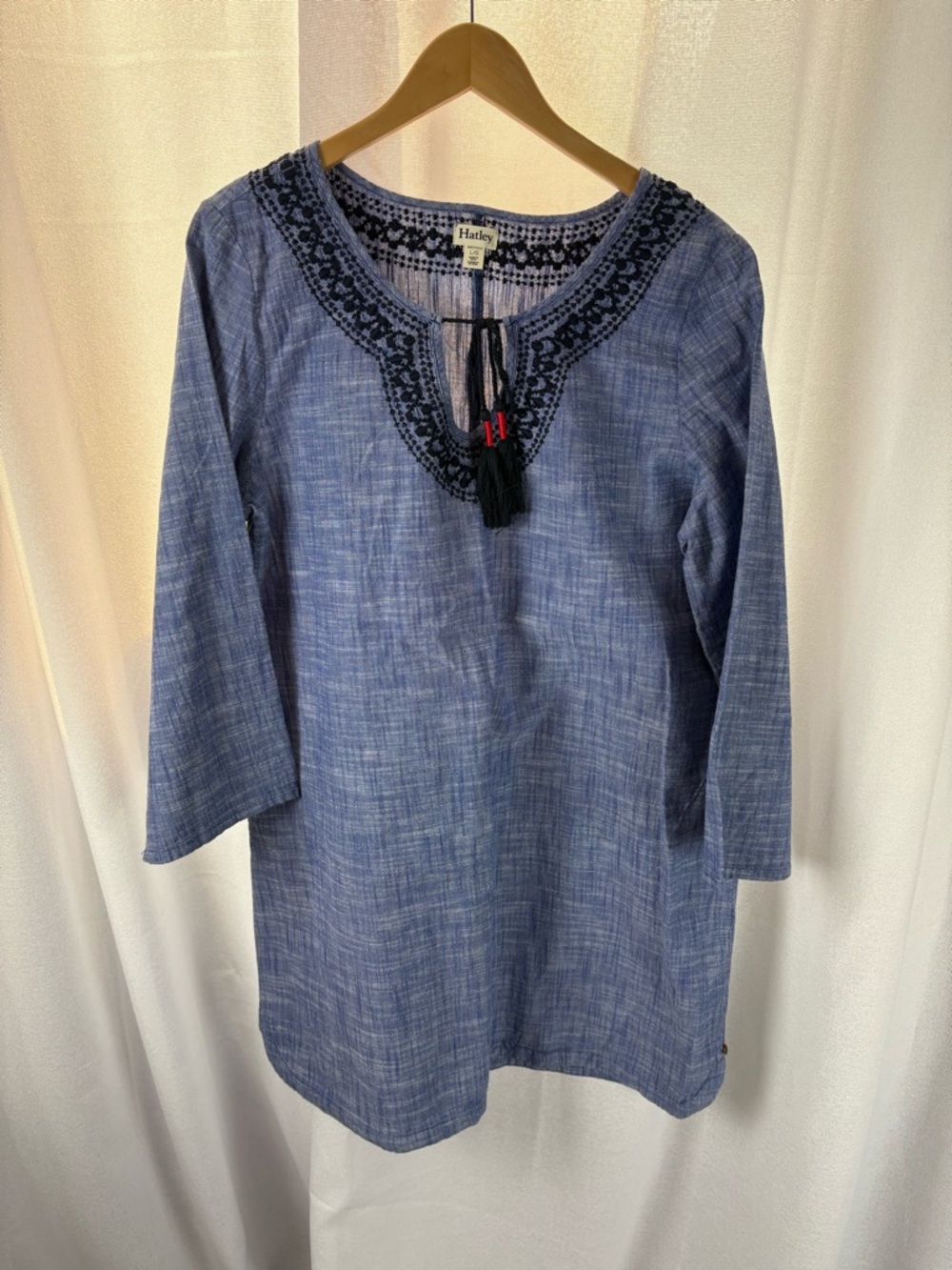 EUC Hatley Preppy Chambray Denim Dress with Pink Embroidered‎ Accents XL